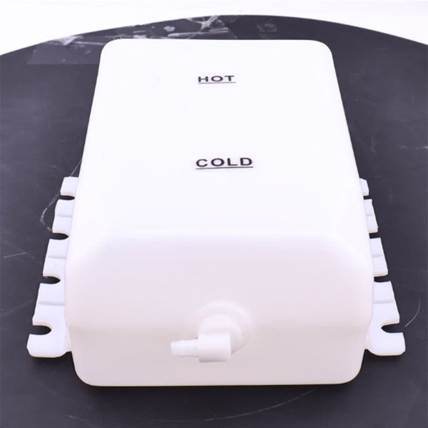 3.8L Coolant Recovery Reservoir AT162597 for 1450 and 1550 Combines (South-American Edition)